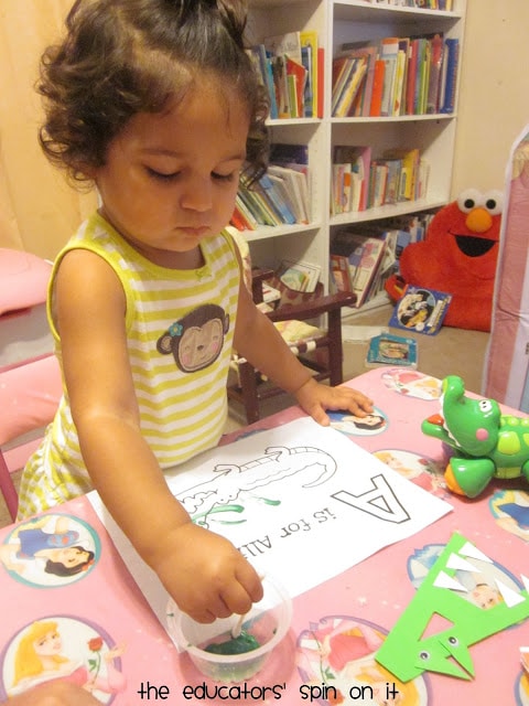 alligator painting - The Educators' Spin On It alligator painting