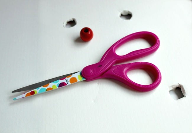 diy-apple-game-for-kids-using-motion-and-force - The Educators' Spin On It diy-apple-game-for-kids-using-motion-and-force