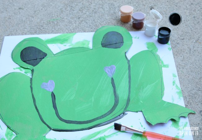 Frog Themed Toss Game for Preschoolers with Paint - The Educators' Spin On It Frog Themed Toss Game for Preschoolers with Paint