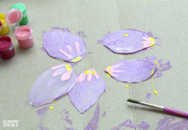 Hanging Flowers Craft for Kids with Recycled Plastic - The Educators' Spin On It Hanging Flowers Craft for Kids with Recycled Plastic