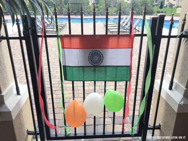 independence-day-decorations-with-flag-balloons-streamers - The Educators' Spin On It Independence Day Decorations with flag, balloons, and streamers