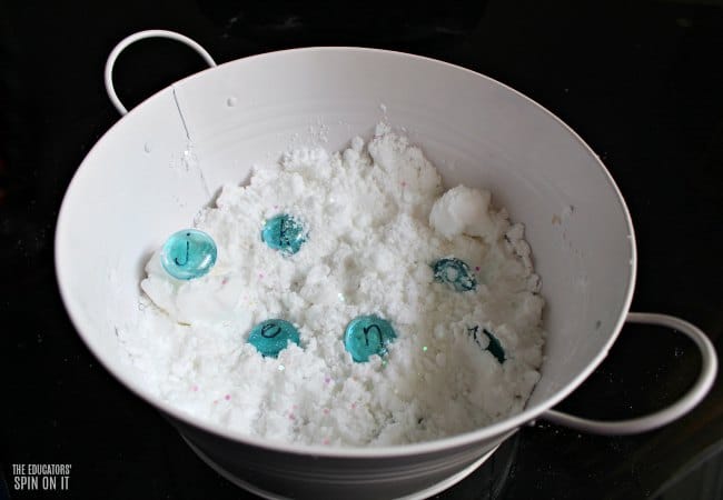 Snow Themed Alphabet Sensory Bin - The Educators' Spin On It Snow Themed Alphabet Sensory Bin #eduspin