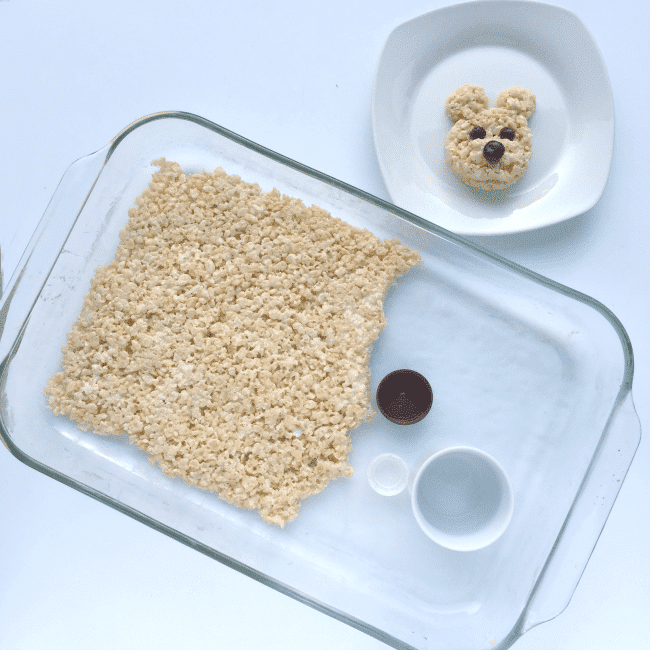 Bear Shaped Snack for Kids - The Educators' Spin On It How to make your Bear Shaped Snack for Kids. A one of a kind teddy bear picnic dessert for all to enjoy!